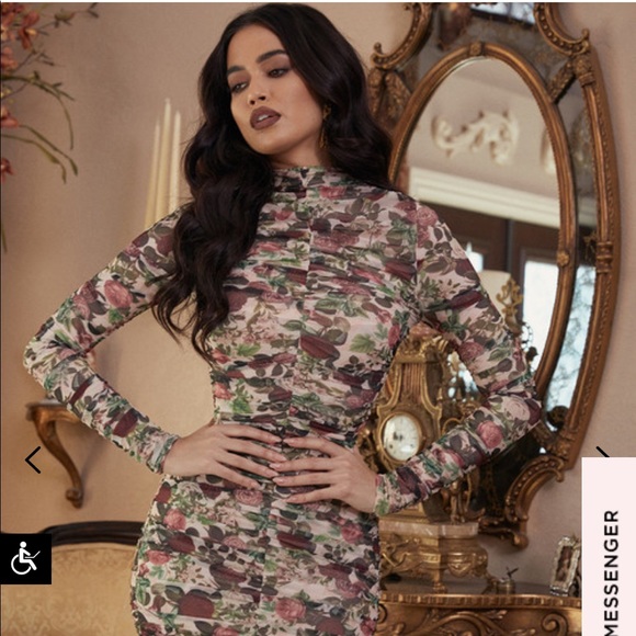 House of CB Dresses & Skirts - House of CB Vintage Floral Ruched Dress